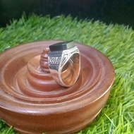 Cincin Teras kayu gemunggal hutan