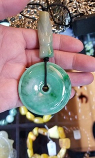 白底青無面神 + 花青平安扣  種水好
（可分開購買）