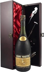 Bottling Remy Martin &amp; Co. VSOP in a silk lined wooden box with four wine accessories, 1 x 700ml