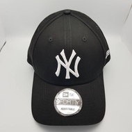 Product 1 New era 9forty cap Black Embroidered White