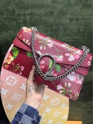 Gucci紅色花賁系列酒神中號單肩斜挎鏈條女包