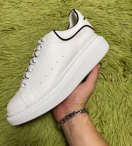 Alexander McQueen麥昆純白黑字鞋