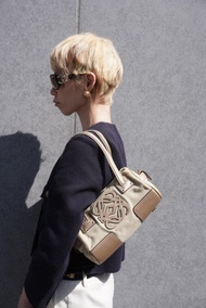 【日本直送 名牌中古包】LOEWE 羅威 經典 Anagram 帆布迷你波士頓包 米白 vintage mym6vr