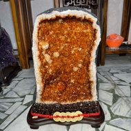 巴西頂級酒黃黃水晶洞ESP 38.05kg 糖霜方解石 多彩瑪瑙 黃水晶簇花（有錢花）口寬洞深 黃晶洞 1個