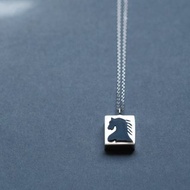 黑馬項鍊 925純銀 方形墜飾 中性款 男飾