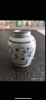 鑒定回收各種青花瓷、梅瓶、蓮子罐、將軍罐、碗碟等各種老瓷器，歡迎24小時咨詢