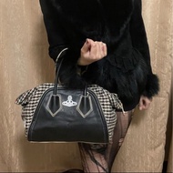 【搖滾起來🤟🏻人生中第一個輕奢包包❤️】Vivienne Westwood毛呢Shirley Medium Yasmine 手提包