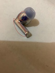 HUAWEI FreeBuds Pro 2 (Silver Blue) 右耳 執的明顯有刮痕