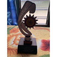 piala pingat sukan tahun 80an good condition