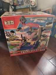 TAKARA TOMY 多美卡 停車場玩具