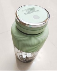 LS-02 便攜式電動榨汁機
