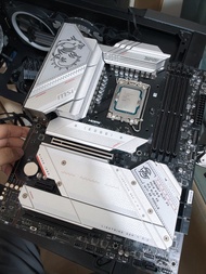 MSI Z790 主機板 + Intel i7-13700K CPU