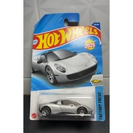 HotWheels car model - GORDON MURRAY AUTOMOTIVE T.33 (1:1 scale) American card