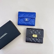 Chanel藍羊皮銀釦雙層零錢卡包A31504/chanel 深灰色羊皮boy金扣三折短夾A81965