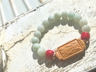 Angel's tears翠色-天然緬甸玉 淡綠飄花翡翠設計太歲牌檀木手串