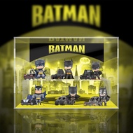 POPMART DC Batman 85th Anniversary Series ของเล่นตัวการ์ตูน กล่องเก็บของเล่นแบบบล็อกสุ่ม กล่องแสดง ก