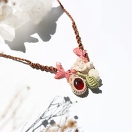 紅石榴石x花朵與蝴蝶造型蠟線項鍊