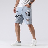 ผู้ชายรูปตัวอักษรกราฟิก Ripped กางเกงยีนส์กางเกงขาสั้น Baggy Jorts Light Blue ออกไปแฟชั่น Rapper