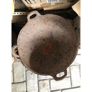 Iron cast wok 20 in iron cast wok 50 cm