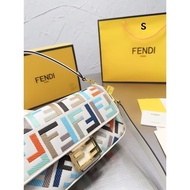 Crossbody Bag Size 25X13cm Baguette Baguette Baguette Medium Embroidered Female Bag Handbag