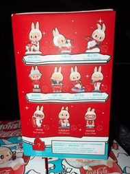 Labubu 可口可樂擺設