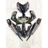 COVERSET YAMAHA LC135 V1 CRYPTON HITAM OREN HLY