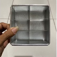 6-Hole Pan and Dividers, Size 10x10 cm, Height 4 cm Non-Rust, Non-Stick Brownie Pan Sponge Cake Mold