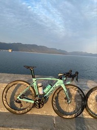 Bianchi Oltre XR4 碳纖維碟剎公路車