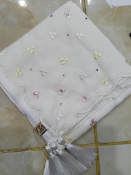 Hijab Segiempat R139 Paris motif aaliyah