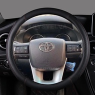 Vỏ bọc vô lăng ô tô da sợi Carbon cho TOYOTA FORTUNER 2016-2019 2021 2022 Hilux 2015-2019 2020 2022