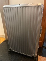 ELLE 28” 25-30kg silver baggage luggage suitcase aluminium frame TSA lock 5 yrs warranty 全新行貨李箱旅行喼 $