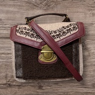 Vintage Axes Femme Sling Bag