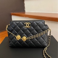 CHANEL 黑菱格金獅子頭吊飾肩背包 超好看💕