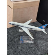 China Southern Boeing 777 Aircraft Model Registration B-2051 Flaws As Shown In The Picture.
