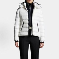 Moncler Bady 乳白色刺繡徽標logo短款鵝絨雪山羽絨外套 2碼，衣長57cm，胸圍94cm 98新配件塵袋