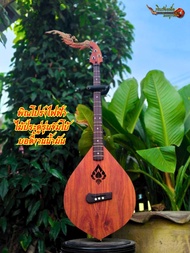 พิณโปร่งไฟฟ้าไม้ประดู่รุ่นจัมโบ้ ป่องเสียงลายกนก บอร์ดไม้แต้ดำ 3 สาย 15 เฟรต วงจรไฟฟ้าEQ รุ่น 4575