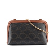 【CELINE】TRIOMPHE Logo 印花鏈帶斜背包(焦糖色)/ 平行輸入