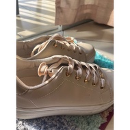 PRELOVED XES SNEAKERS