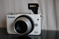 Canon EOS M10 Mirrorless Wi-Fi NFC Vlog Camera White Kit with MF 35mm F1.6 Silver lens M 10 Vlogger 