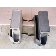 TOYOTA ESTIMA ACR30 ARMREST CONSOLE BOX