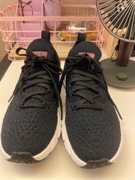 Under Armour 女子UA HOVR Phantom 2 Colorshift 跑鞋