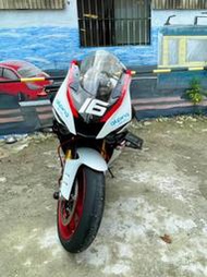 YAMAHA R6 