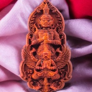 วัตถุมงค ท้าวเวสสุวรรณ พญาครุฑ งานแกะสลักไม้พยุง