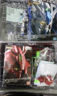 Rg 1/144 hi nu gundam & rg sazabi