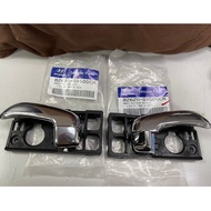DOOR INNER HANDLE / INSIDE HANDLE HYUNDAI i10 > 82610-0X500CR / 82620-0X500CR