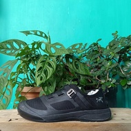sepatu gunung hiking treking outdoor arcteryx size 42⅔ second original