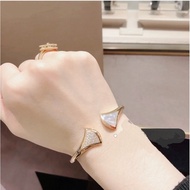 Seiko High-End Feeling 18K Rose Gold Skirt Mother-of-Pearl Diamond Bracelet Female Fashion Light Lux