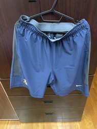 Nike NCAA 籃球褲（XL)