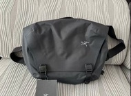 Arcteryx始祖鳥GRANVILLE10L 25新版純色簡約時尚休閒戶外包 黑色 男女同款 情侶款