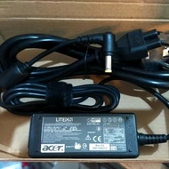 Original Acer Aspire Happy 2 532H 532P 19V 1.58A Charger Adapter Original